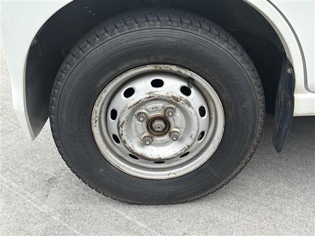 Daihatsu Hijet Cargo 5