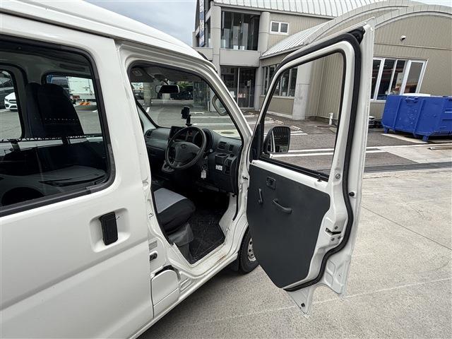 Daihatsu Hijet Cargo 10