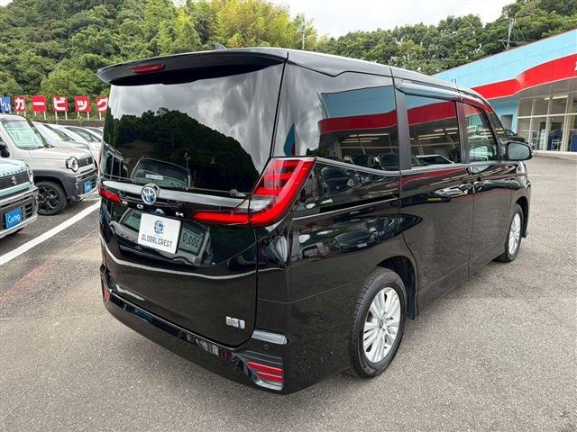 Toyota Noah 6