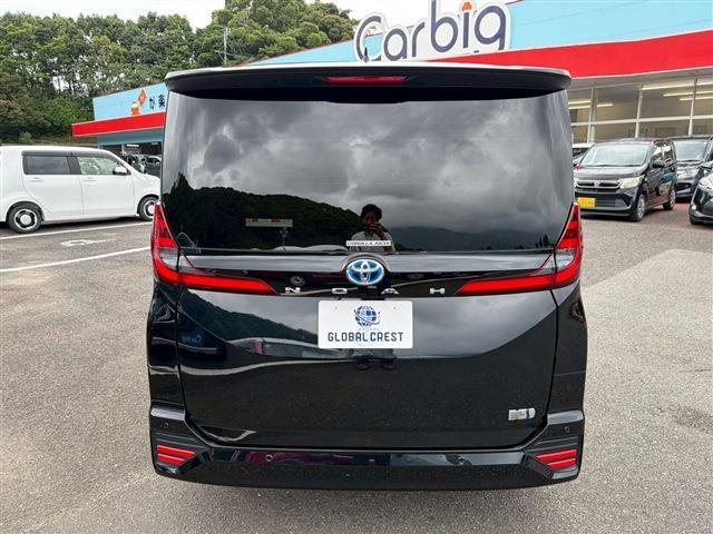 Toyota Noah 7
