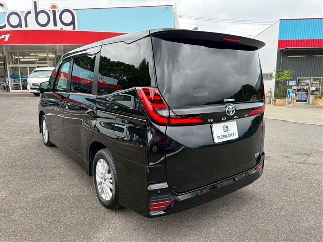 Toyota Noah 8