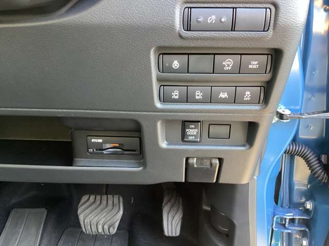 Mitsubishi Delica Mini 12
