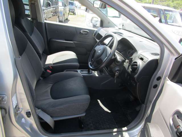 Nissan AD 11