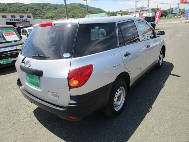 Nissan AD 8