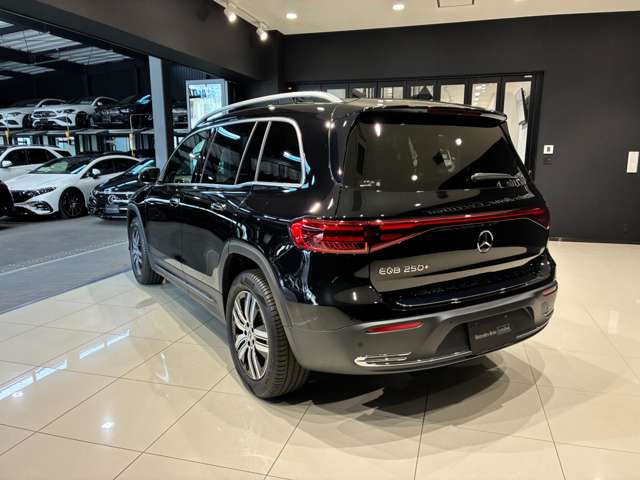Mercedes-Benz EQB 7