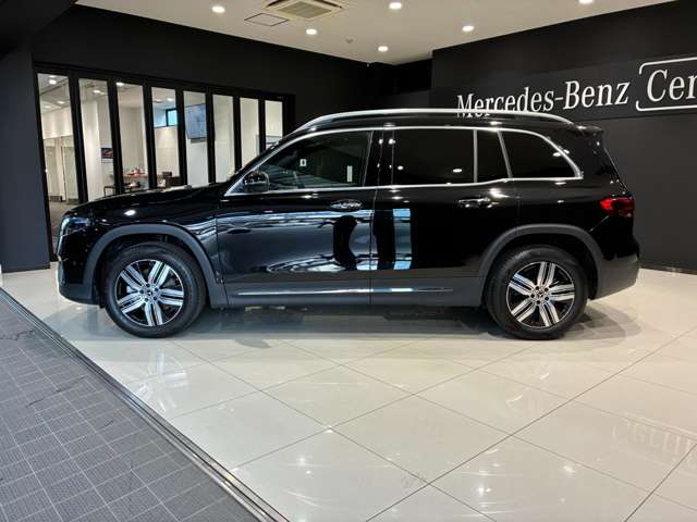 Mercedes-Benz EQB 8