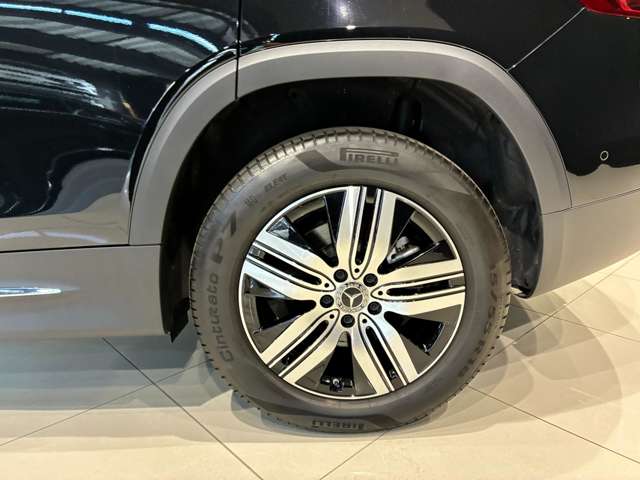 Mercedes-Benz EQB 10
