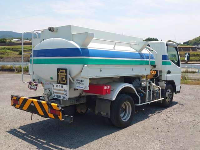Mitsubishi Fuso Canter 9