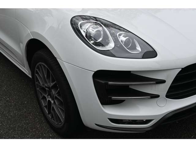 Porsche Macan 2
