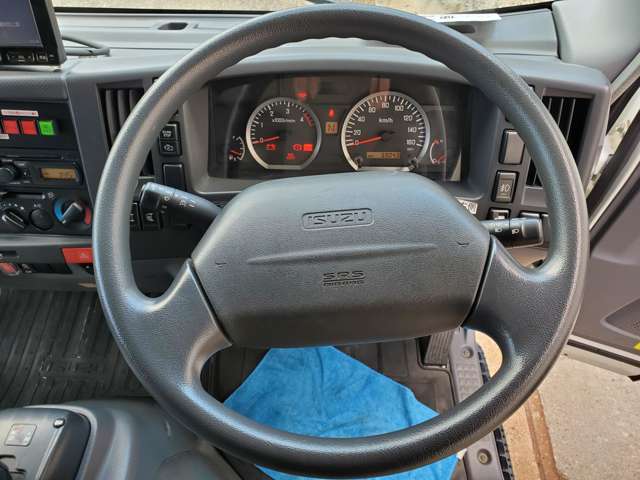 Isuzu Elf 11