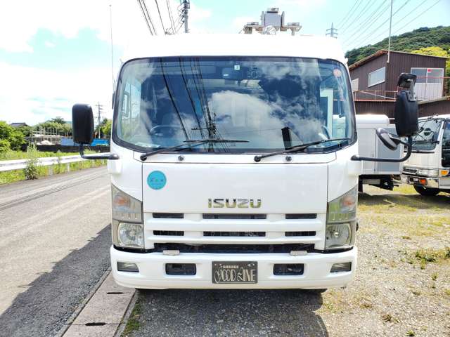 Isuzu Elf 2
