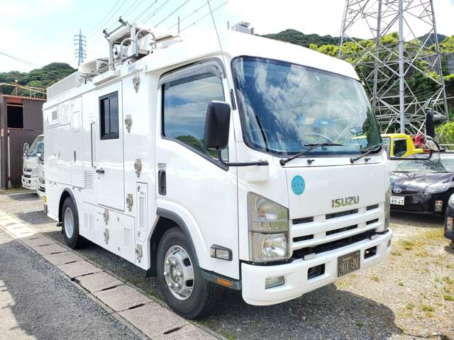Isuzu Elf 3