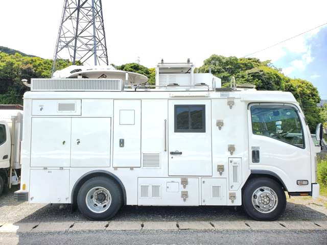 Isuzu Elf 4