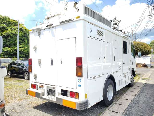 Isuzu Elf 6