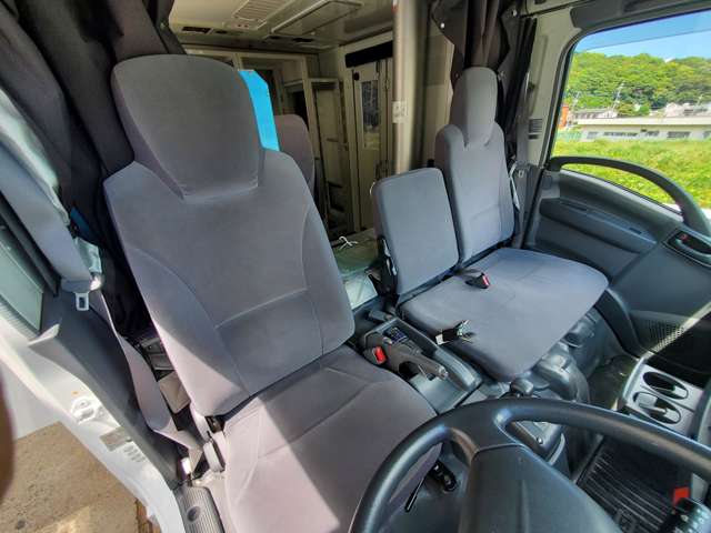 Isuzu Elf 10