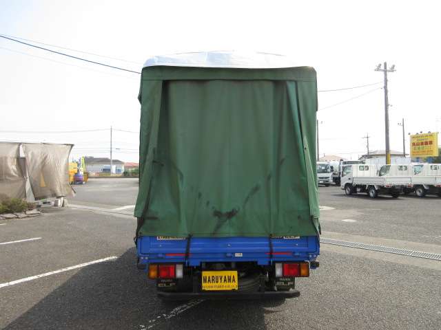 Isuzu Elf 7