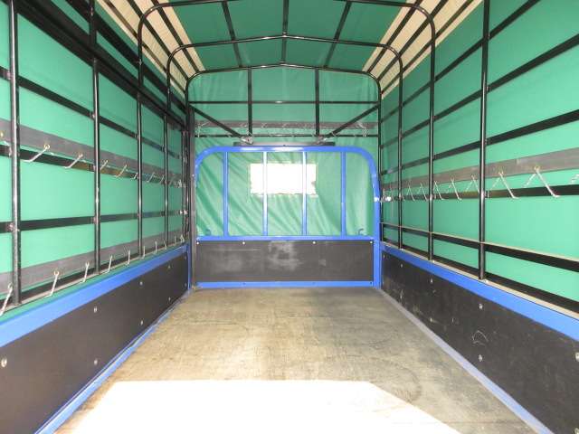 Isuzu Elf 8