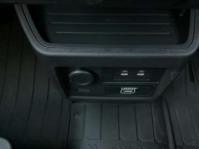 Mitsubishi Delica Mini 12