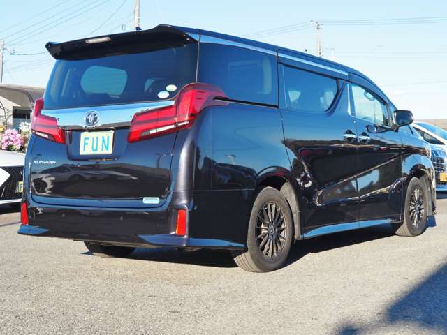 Toyota Alphard 5