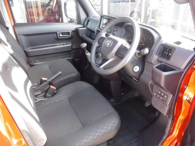 Toyota Pixis Van 11