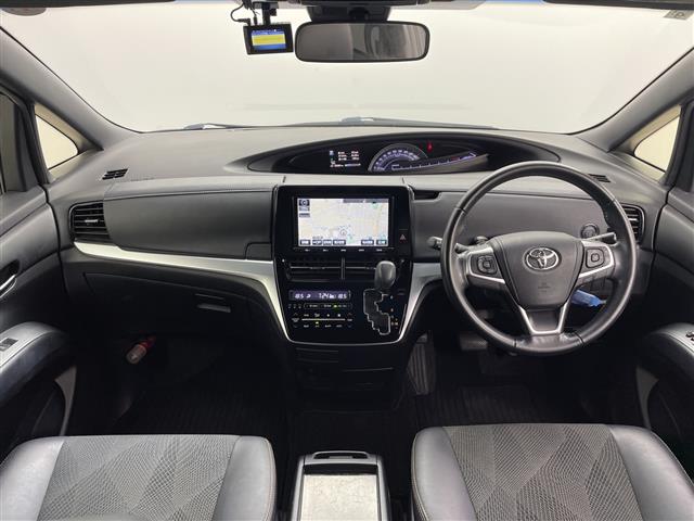 Toyota Estima 2