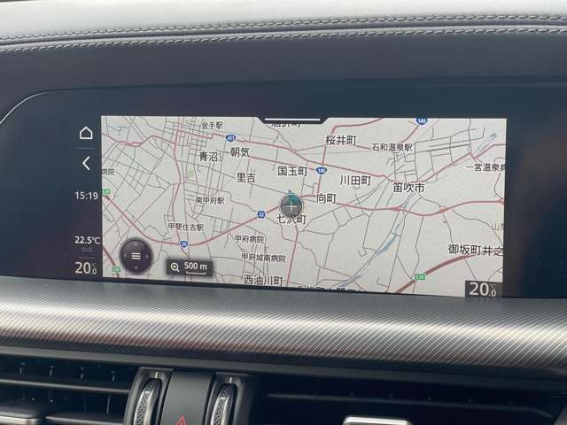 Alfa Romeo Stelvio 12