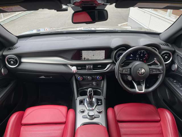 Alfa Romeo Stelvio 5