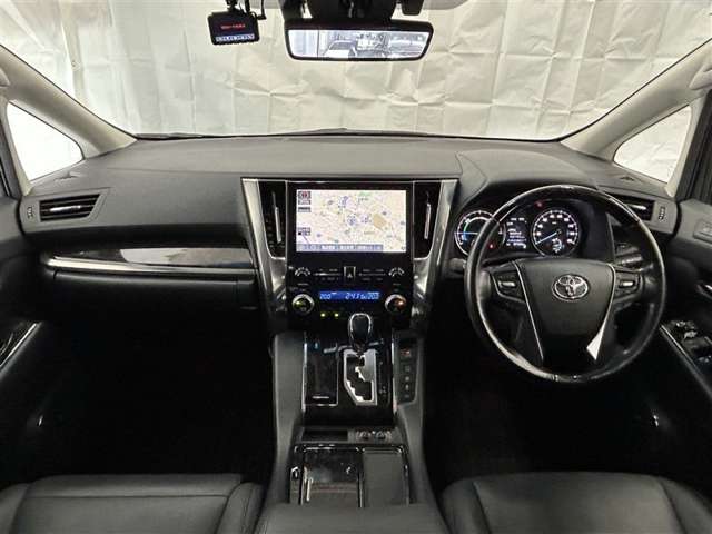 Toyota Vellfire 12