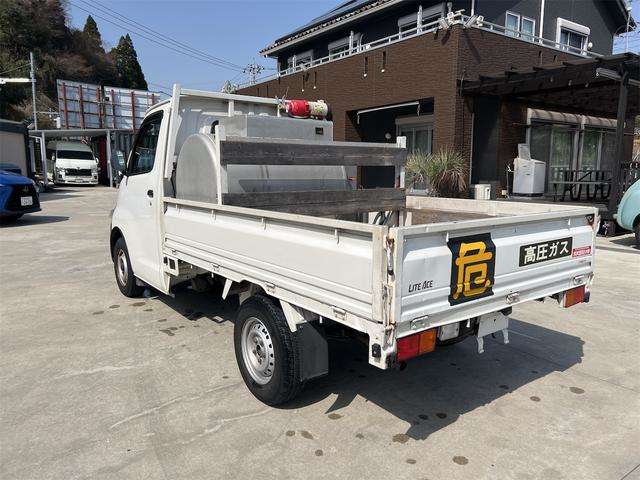 Toyota Light Ace Truck 5