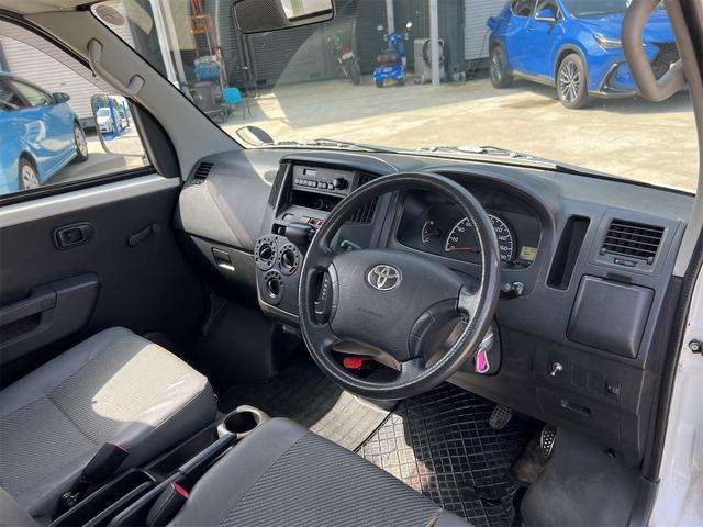 Toyota Light Ace Truck 8