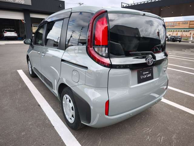 Toyota Sienta 7