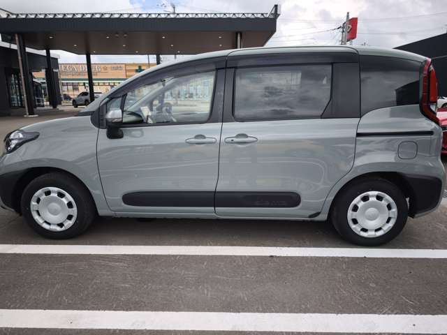 Toyota Sienta 8