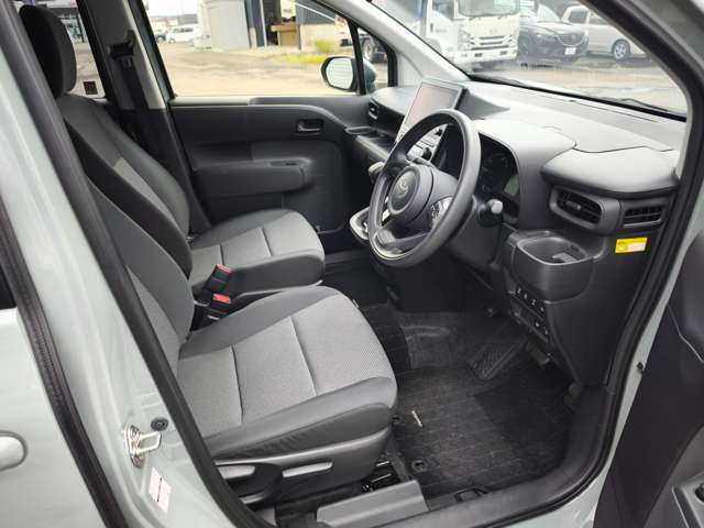 Toyota Sienta 10