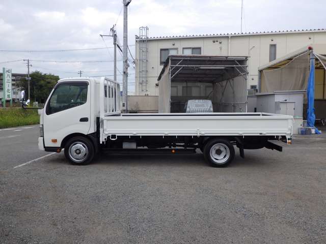 Hino Dutro 3
