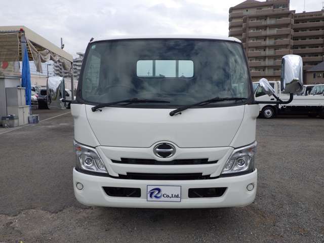 Hino Dutro 4