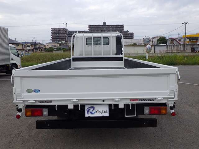 Hino Dutro 5