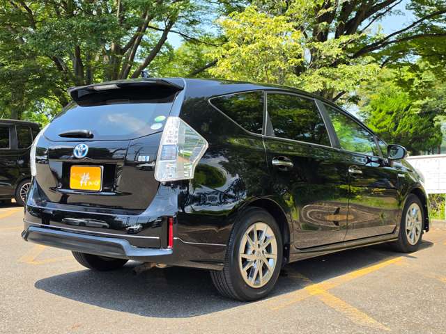 Toyota Prius α 7