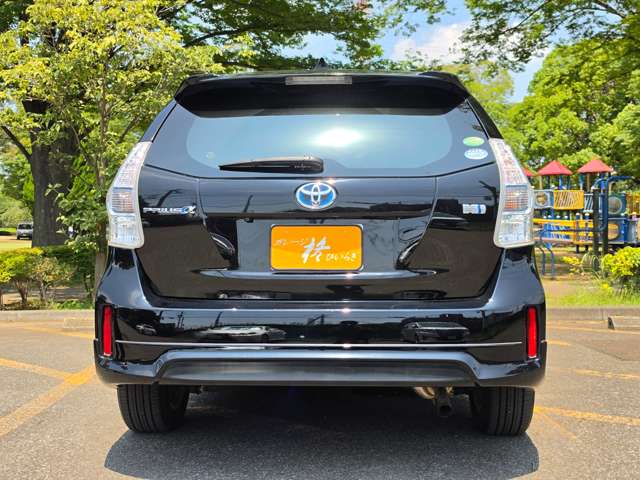 Toyota Prius α 8