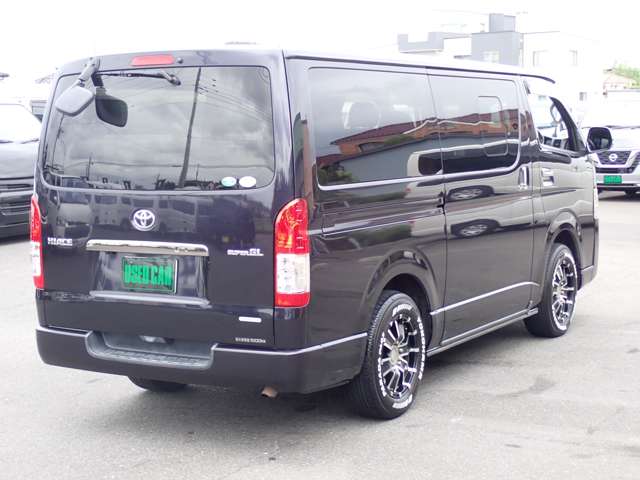 Toyota Hiace Van 11