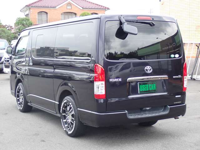 Toyota Hiace Van 12