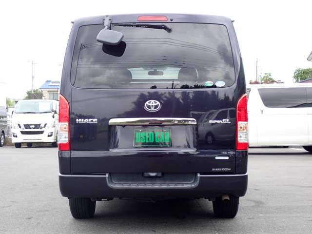 Toyota Hiace Van 7