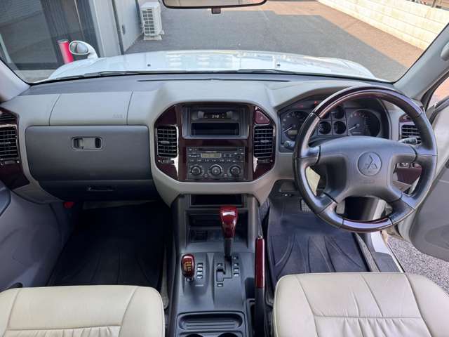 Mitsubishi Pajero 11