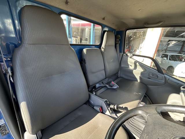 Hino Dutro 12