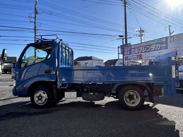 Hino Dutro 6