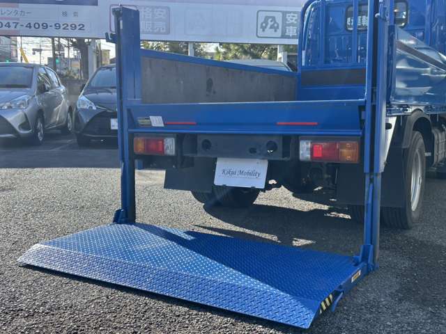 Hino Dutro 7