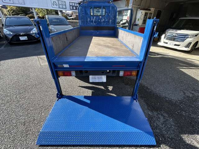 Hino Dutro 8