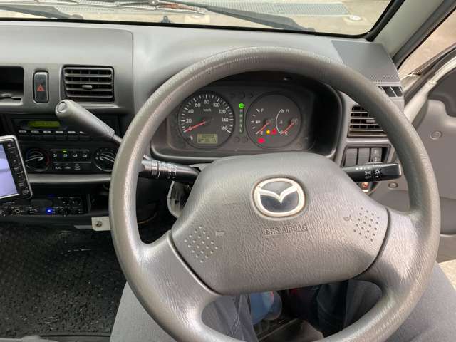 Mazda Bongo Truck 10
