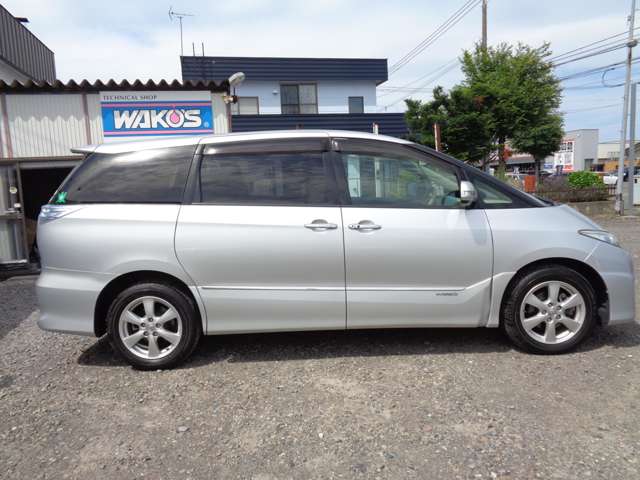 Toyota Estima Hybrid 7