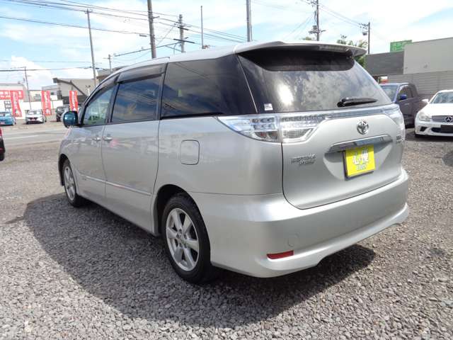 Toyota Estima Hybrid 9