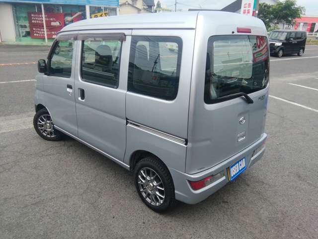Daihatsu Hijet Cargo 6